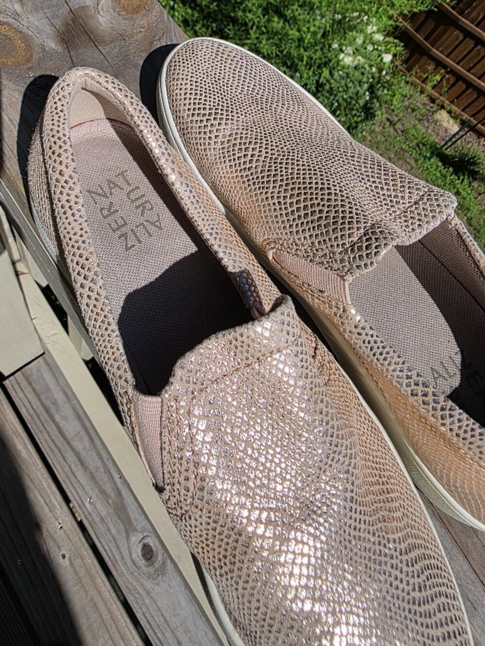 Naturalizer Marianne Rose Gold Slip-on Sneakers Size 8.5M - Picture 3 of 6